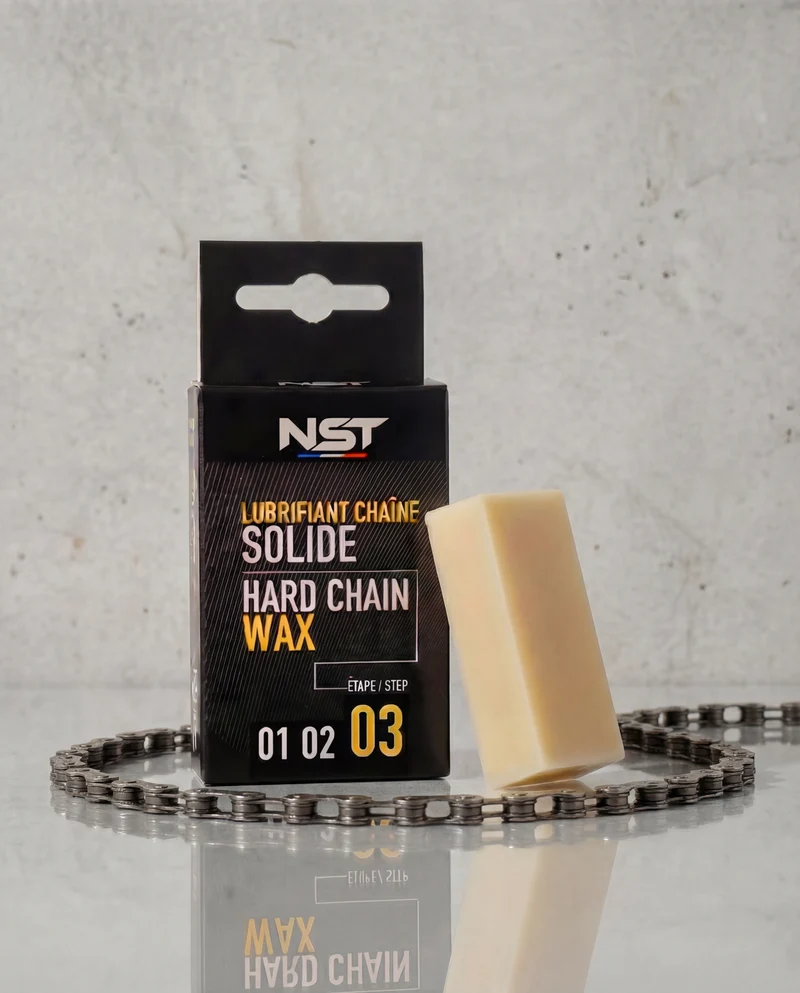 Hard Chain Wax 15.gr = jusqu’à 50 chaînes lubrifiées.