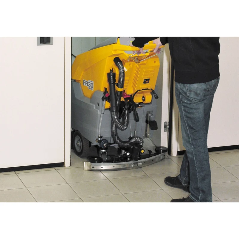 GHIBLI FR 30 D 45 TOUCH – Autolaveuse tractée à batterie 43 cm