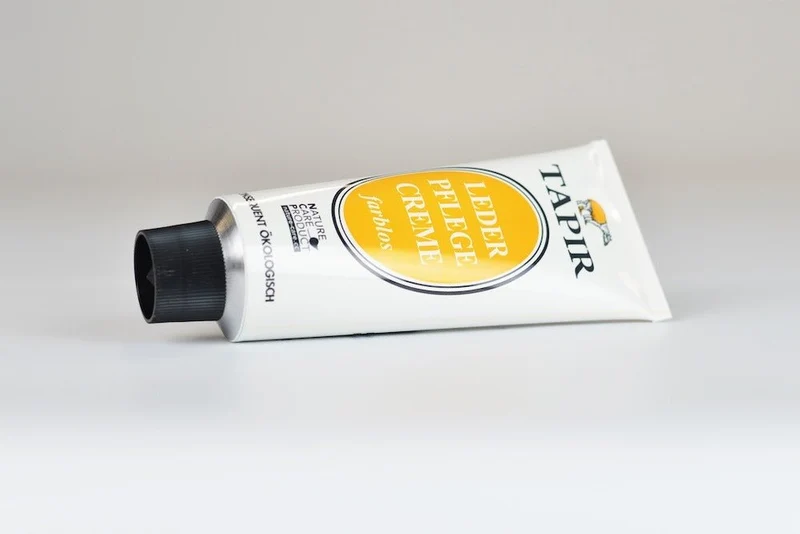 Lederpflegecreme farblos