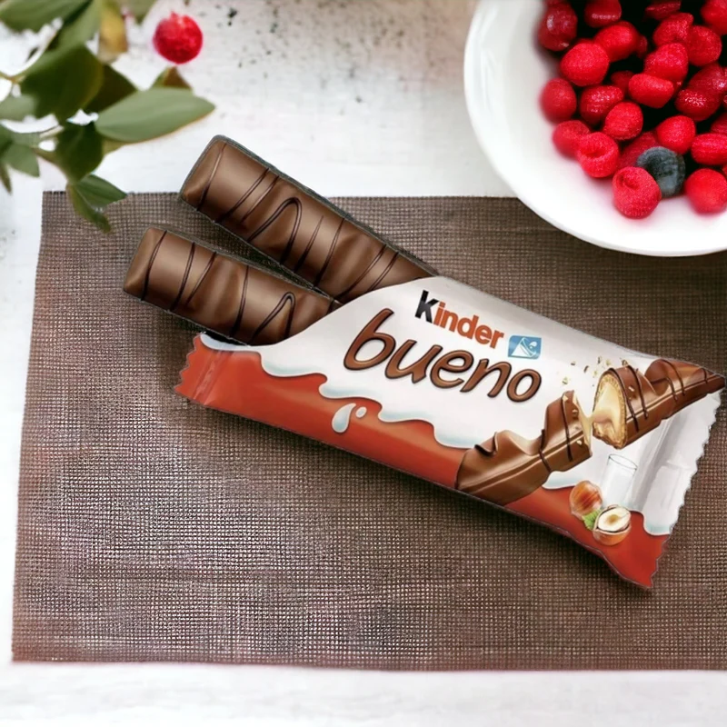 Kinder Bueno gaufrettes enrobées de chocolat au lait, fourrées lait et noisettes broyées 3x43g