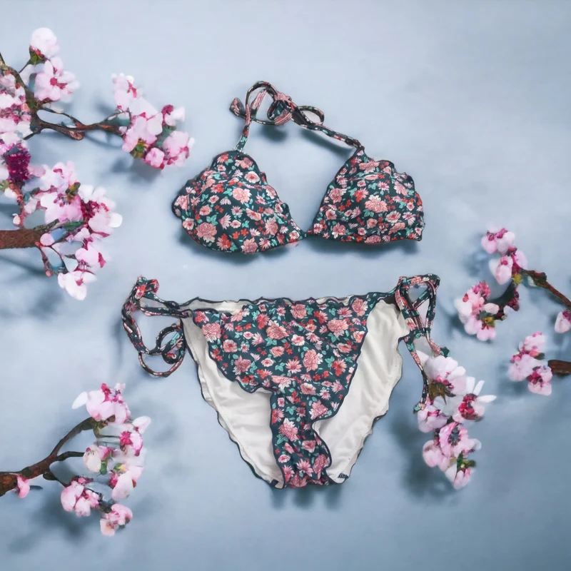 Ensemble haut + bas pour la plage ou piscine T40