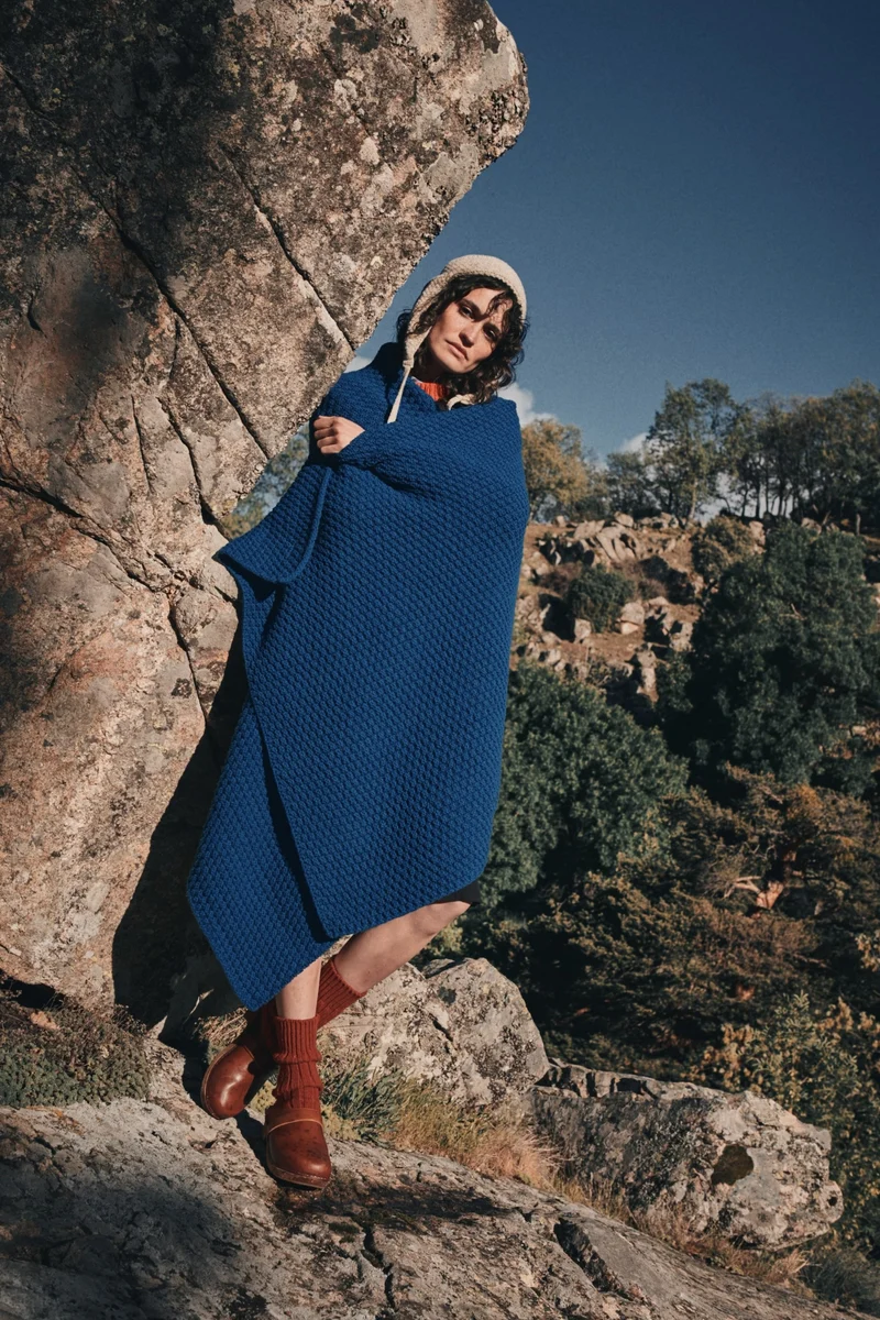 ISABELLE Sofa Throw Blanket in Merino Wool - Cobalt Blue