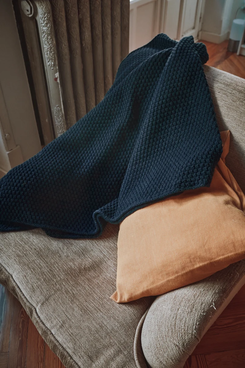 ISABELLE Sofa Throw Blanket in Merino Wool - Navy